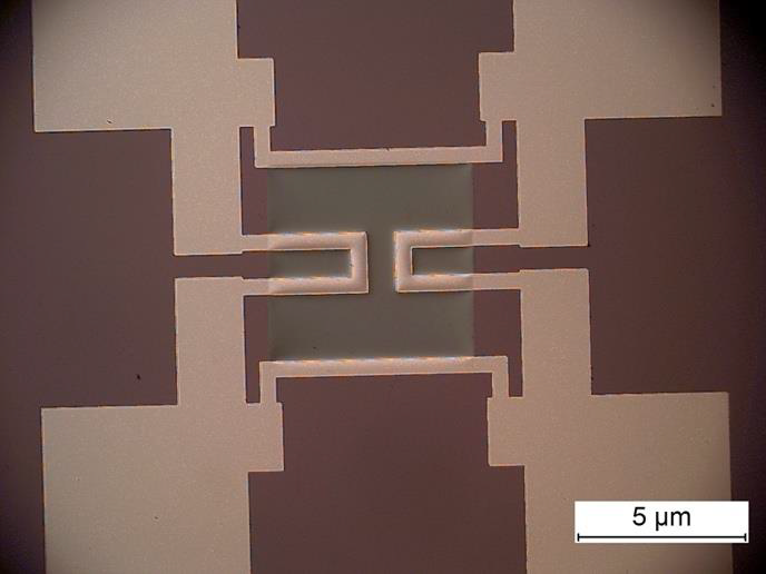 Wheatstone bridge with membrane